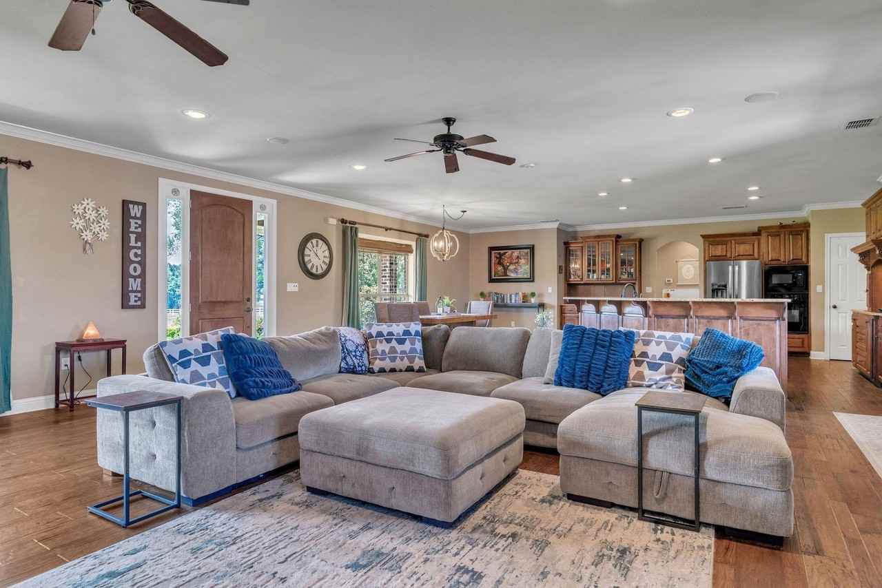 350 Julius Davis Ln - Photo 5 of 50