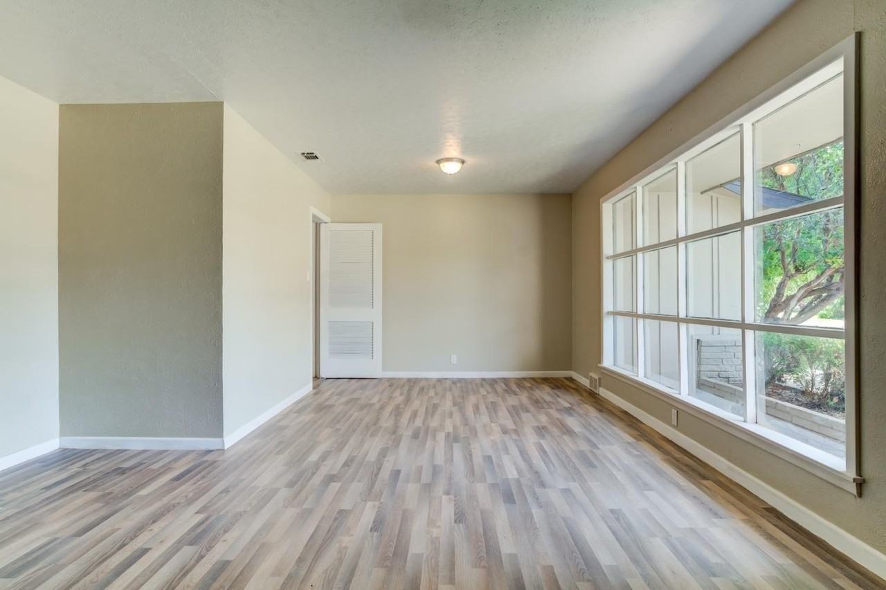 3411 41st St - Photo 5 of 28