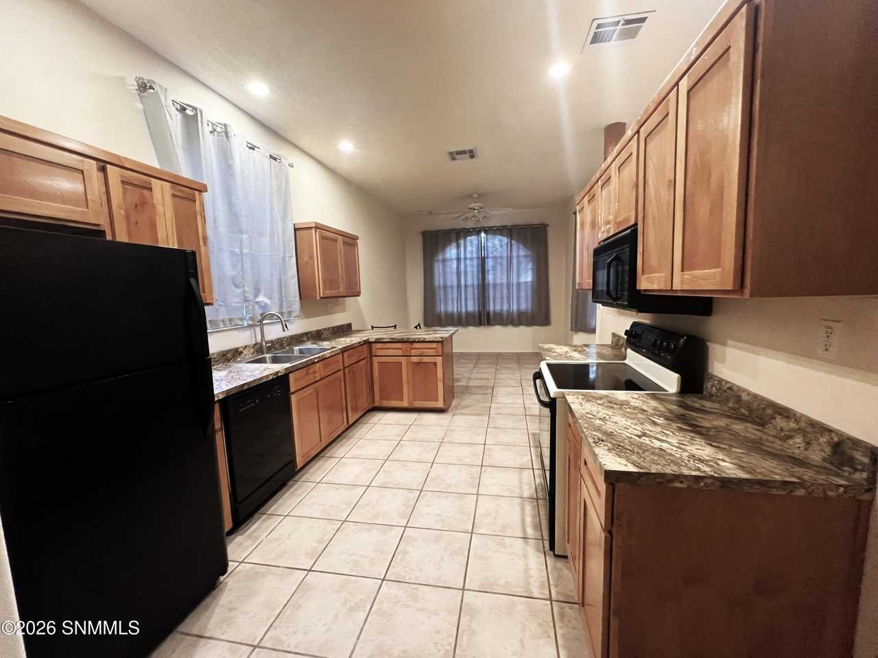 740 Canyon Point Rd - Photo 4 of 12