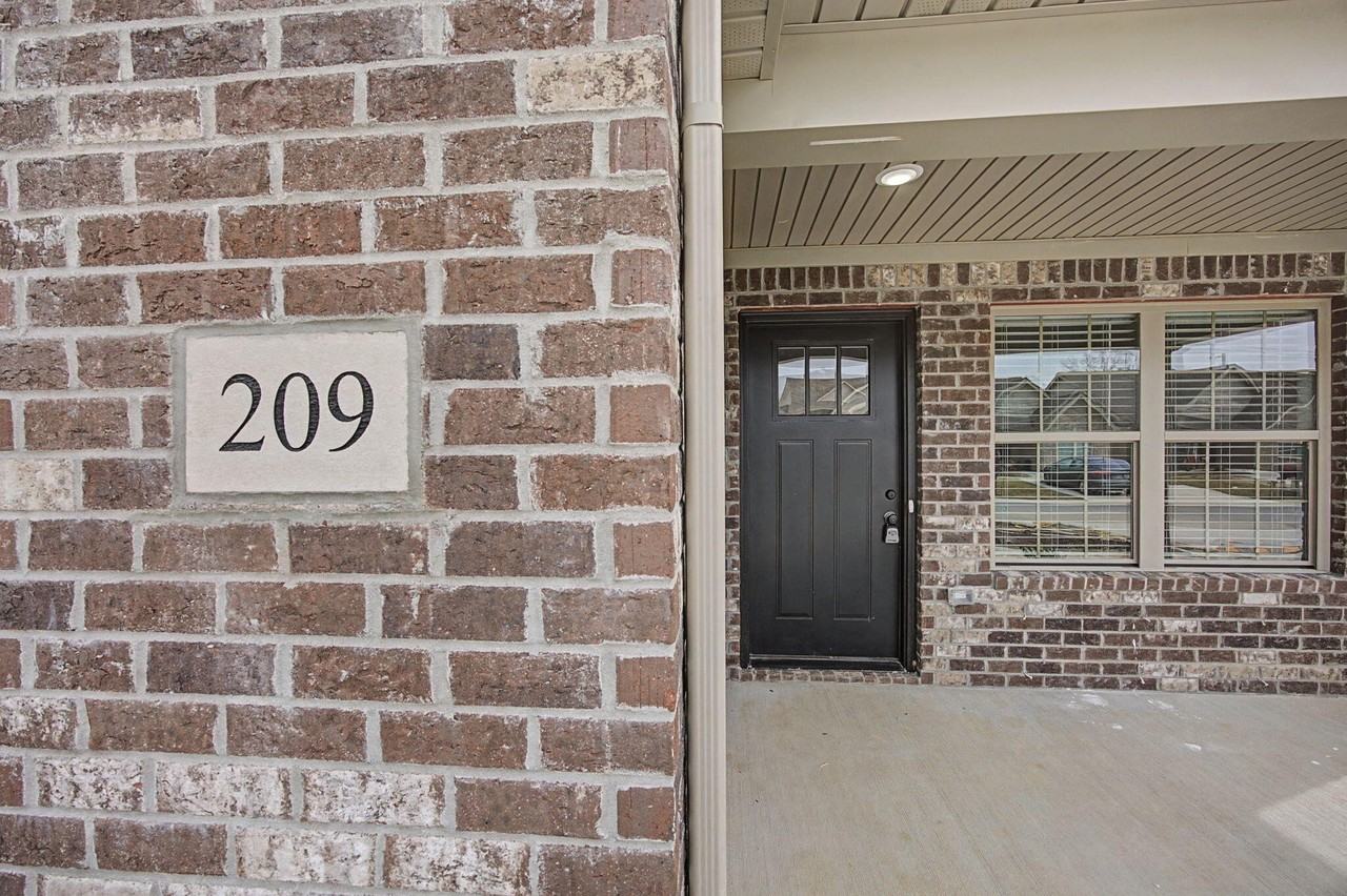 209 Harvest Park Dr - Photo 2 of 20