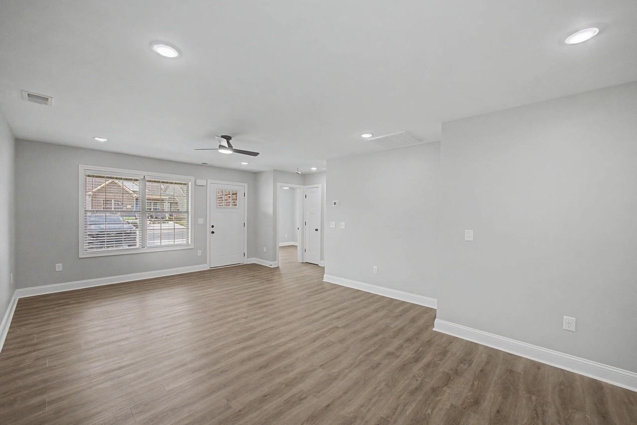 209 Harvest Park Dr - Photo 4 of 20