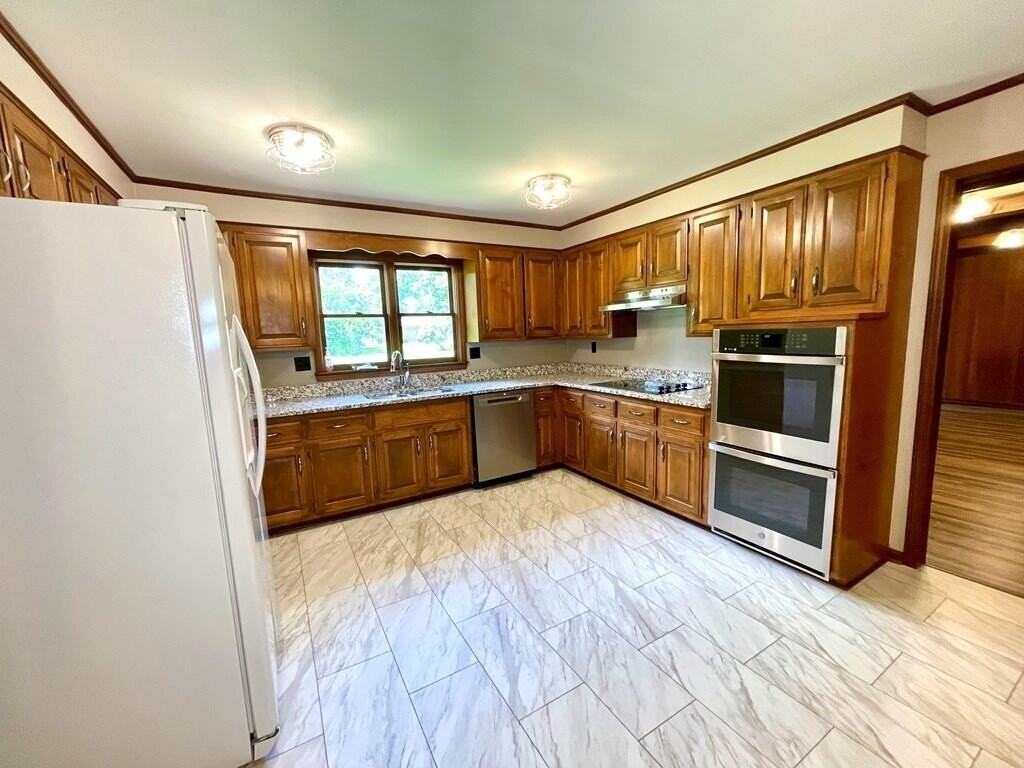 205 Browning Pl - Photo 7 of 23