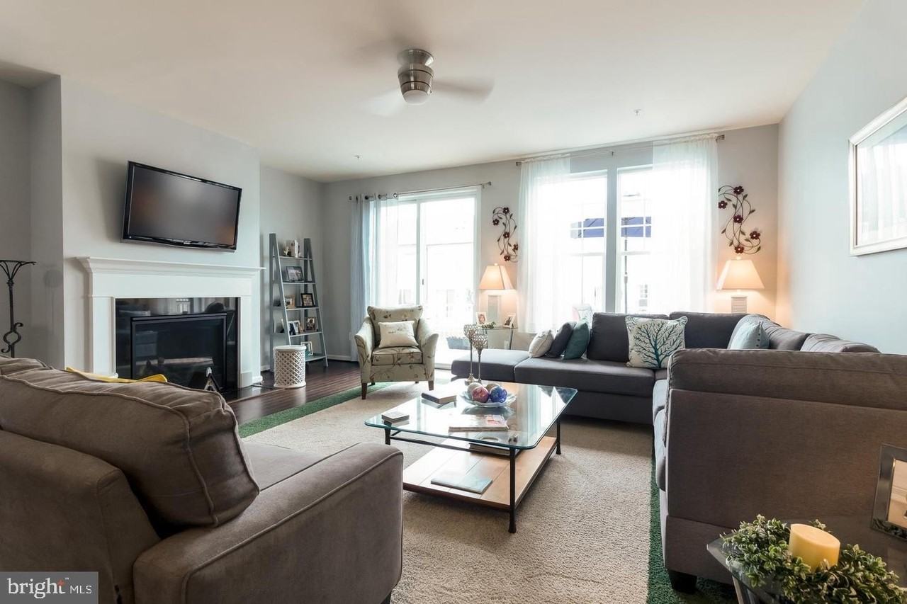 8414 Pine Bluff Rd - Photo 3 of 48