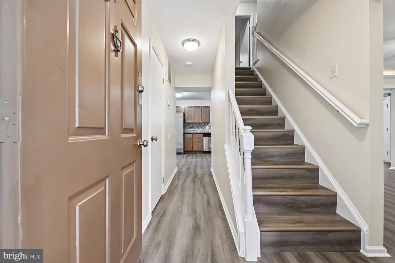 8805 Bolero Ct - Photo 3 of 50