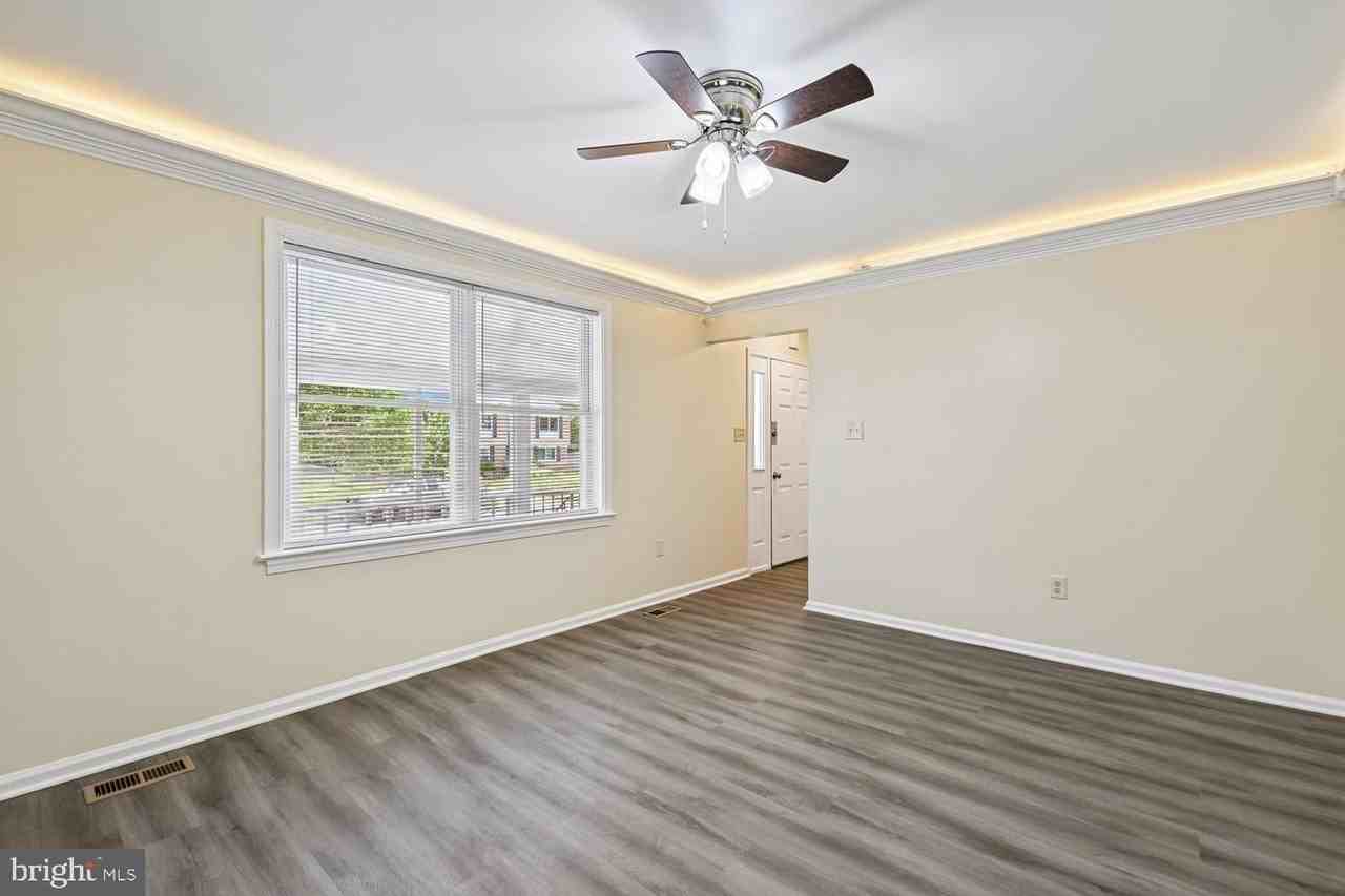 8805 Bolero Ct - Photo 5 of 50