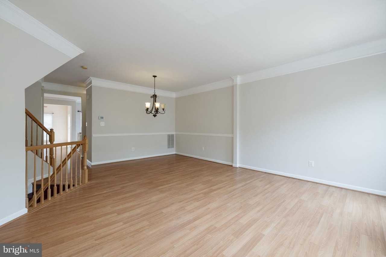 5319 Waldo Dr - Photo 7 of 50