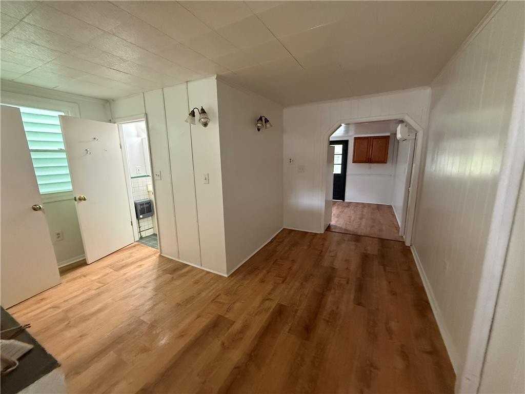 1436 Poplar St - Photo 4 of 18