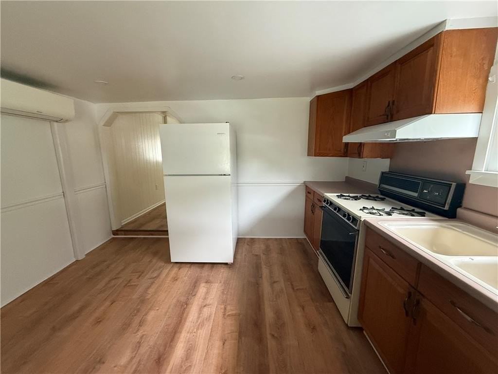 1436 Poplar St - Photo 6 of 18