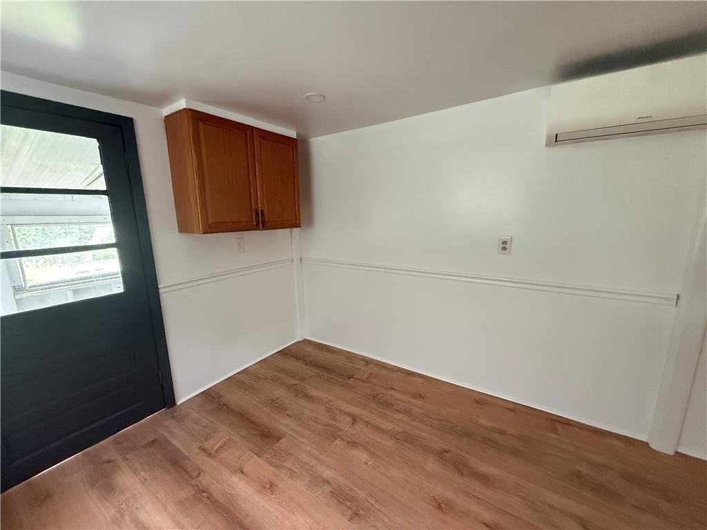 1436 Poplar St - Photo 7 of 18