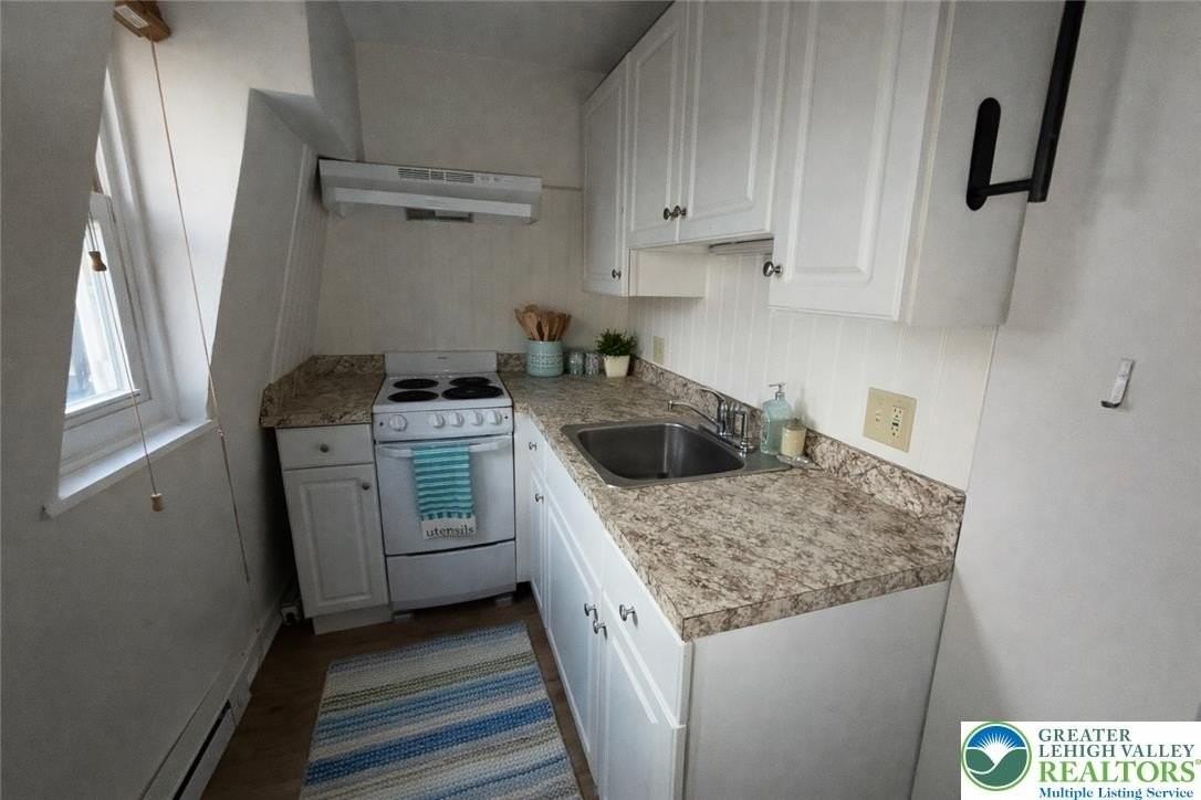 133 Cattell St #5 - Photo 5 of 9