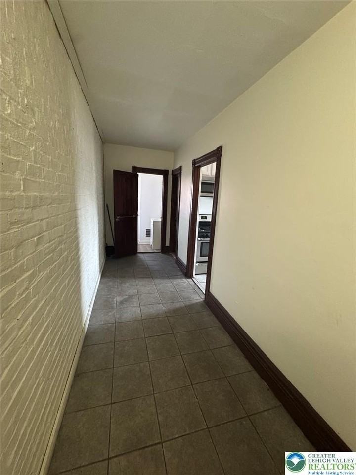 1501 W Turner St #2 - Photo 6 of 37