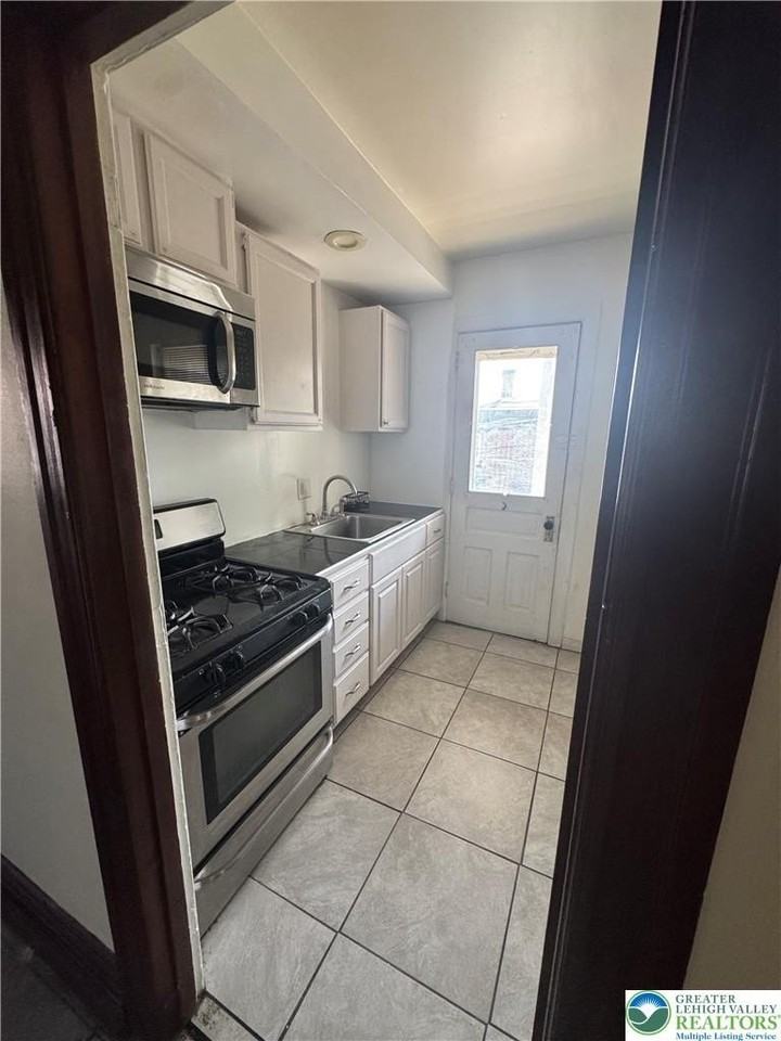 1501 W Turner St #2 - Photo 7 of 37