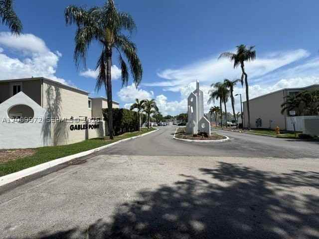 4590 Sw 68th Court Cir #8