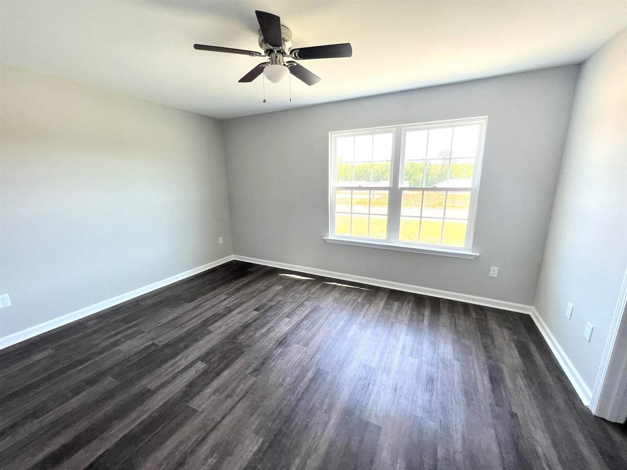 124 Callaway Cres #1 - Photo 5 of 20