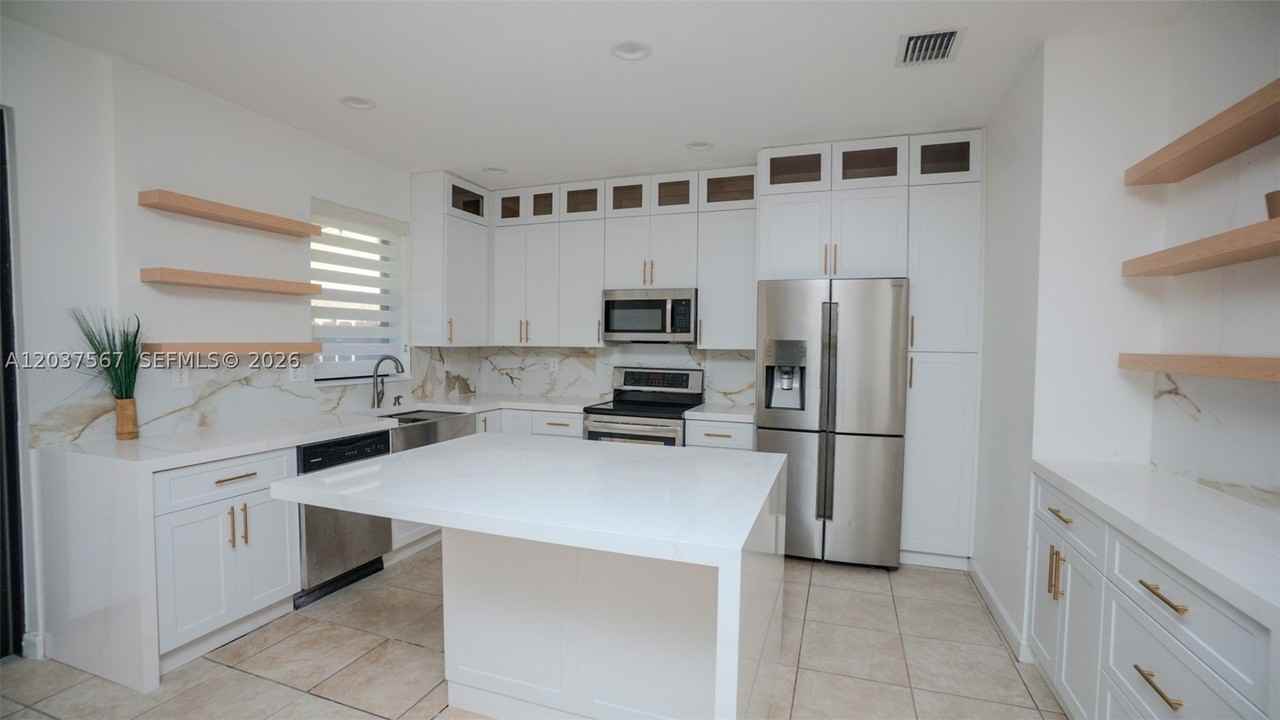 11790 Sw 238th St - Photo 7 of 45