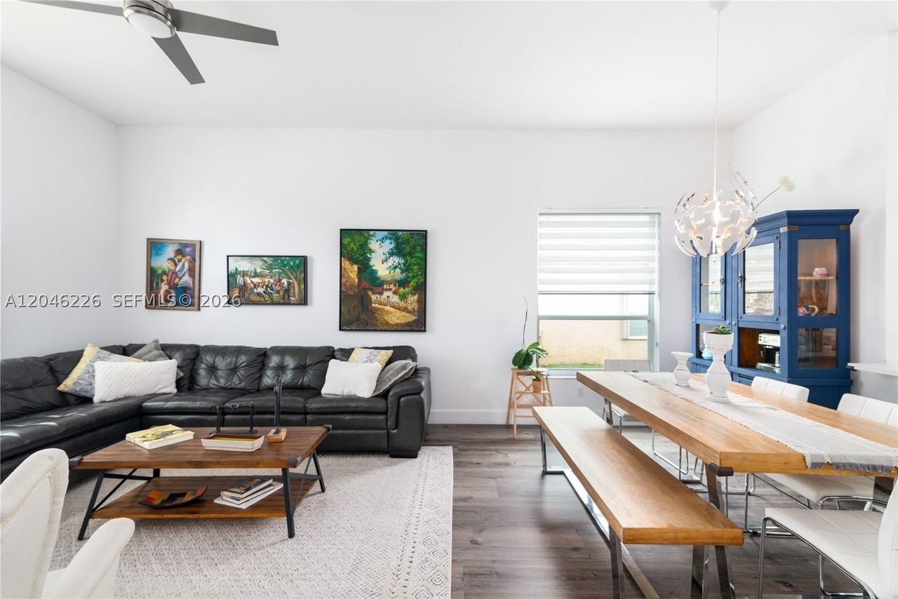 14275 Nw 18th Pl - Photo 4 of 39