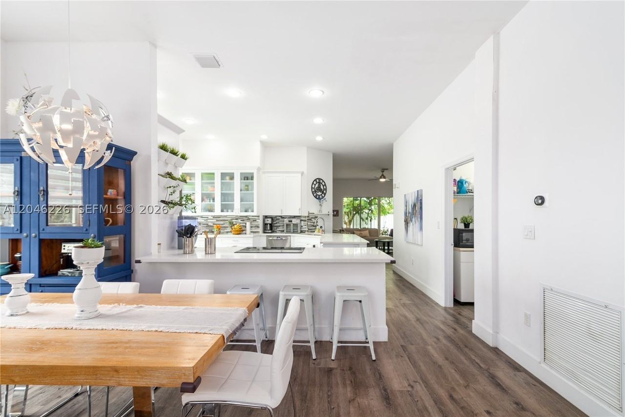 14275 Nw 18th Pl - Photo 5 of 39