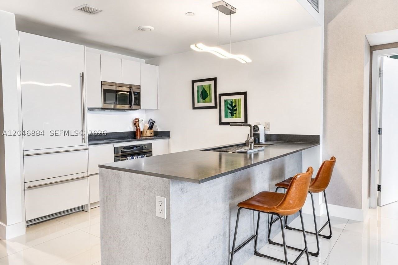 1010 Brickell Ave #2402 - Photo 7 of 27
