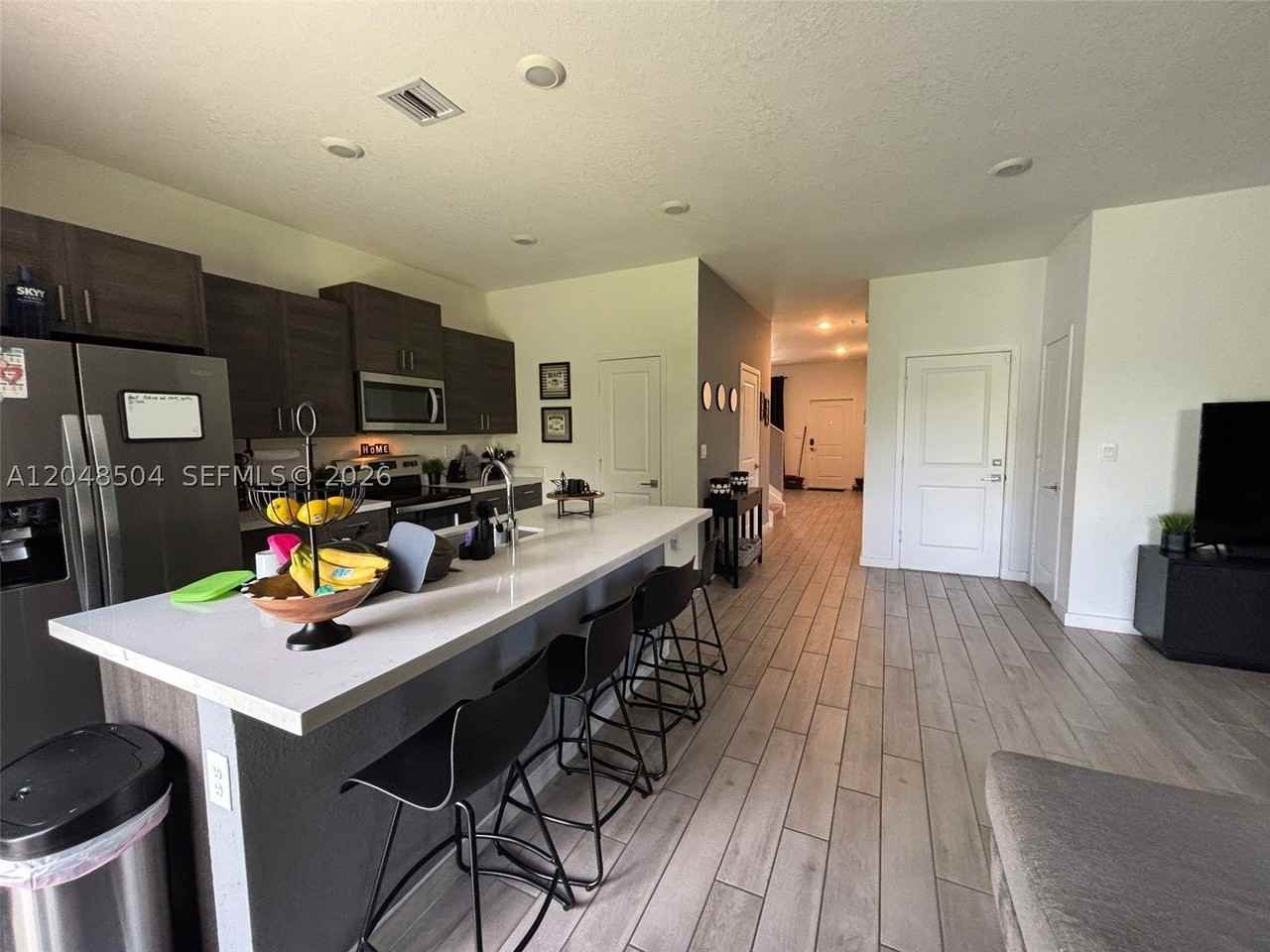 830 Se 19th St - Photo 4 of 15