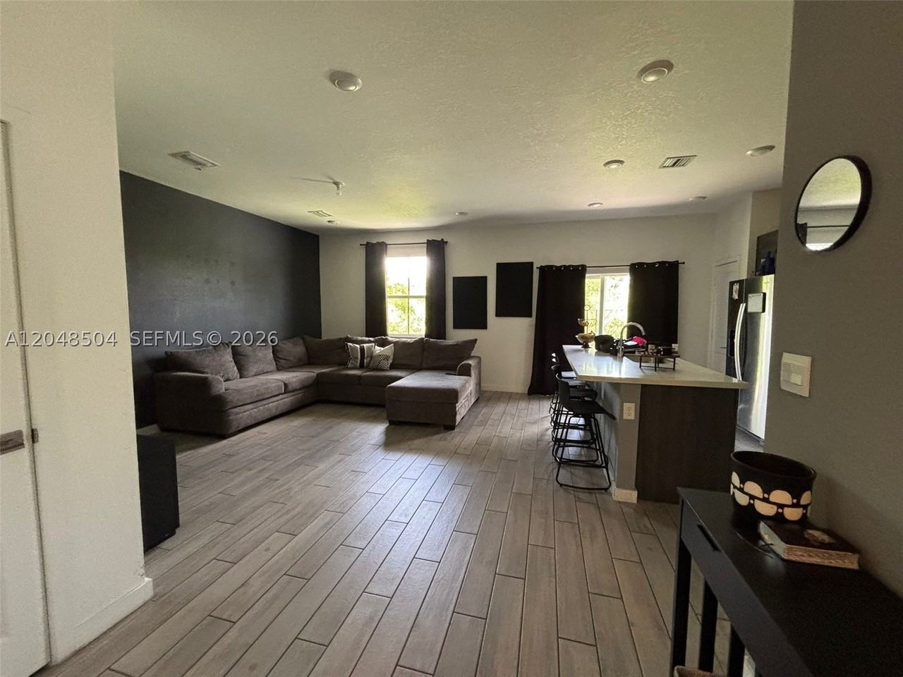 830 Se 19th St - Photo 5 of 15