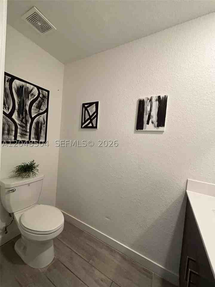 830 Se 19th St - Photo 6 of 15
