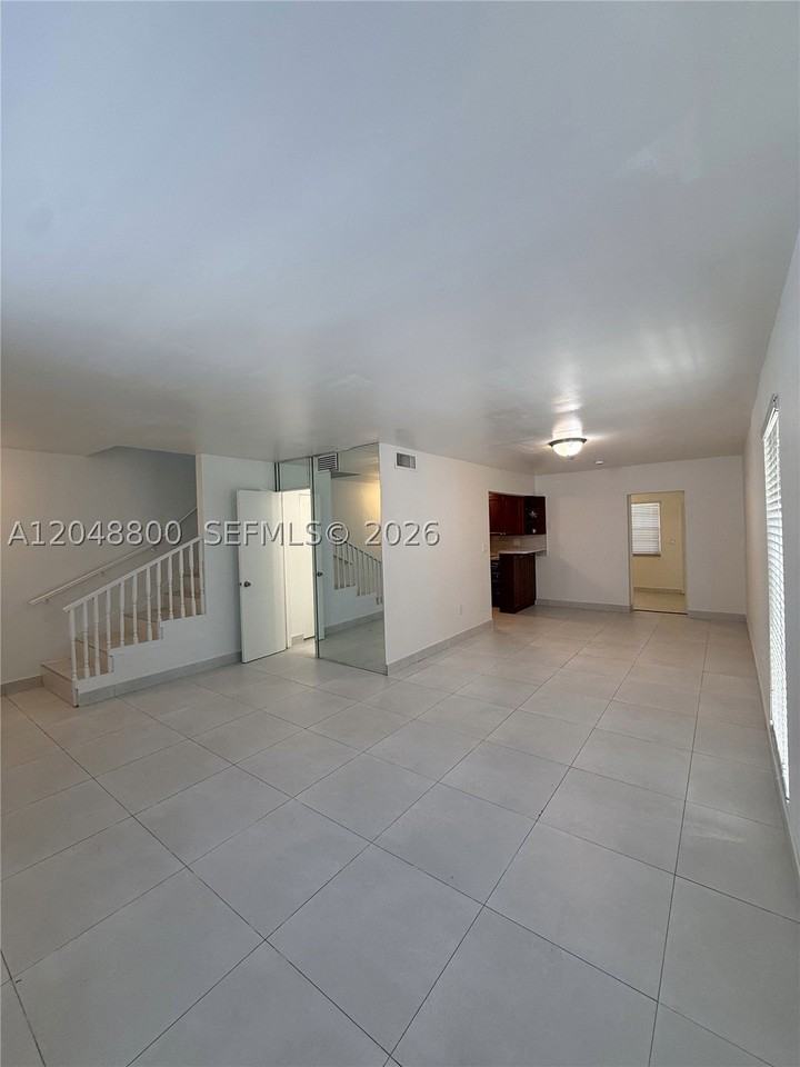 20 Sw 108th Ave #F7 - Photo 4 of 19