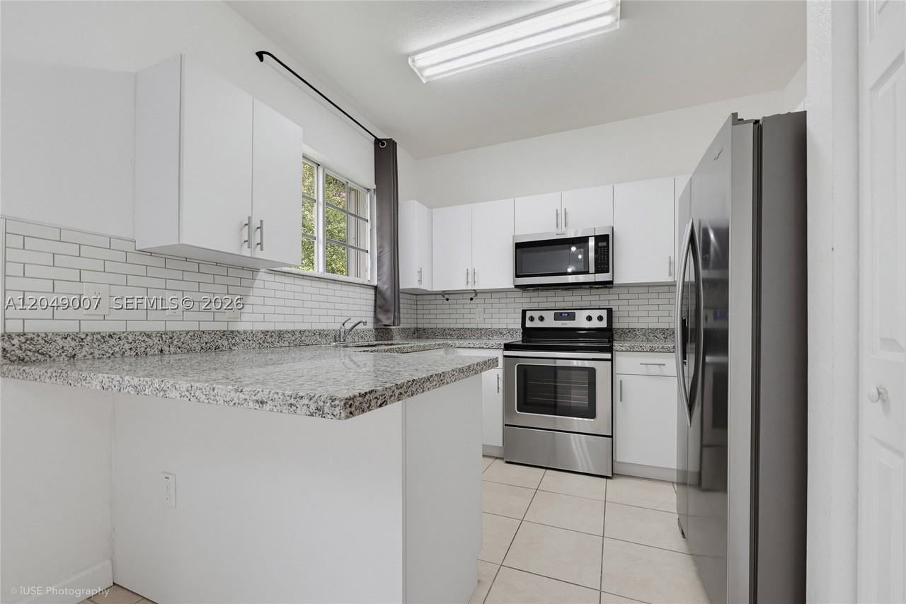 2630 Ne 3rd Dr #204 - Photo 3 of 14