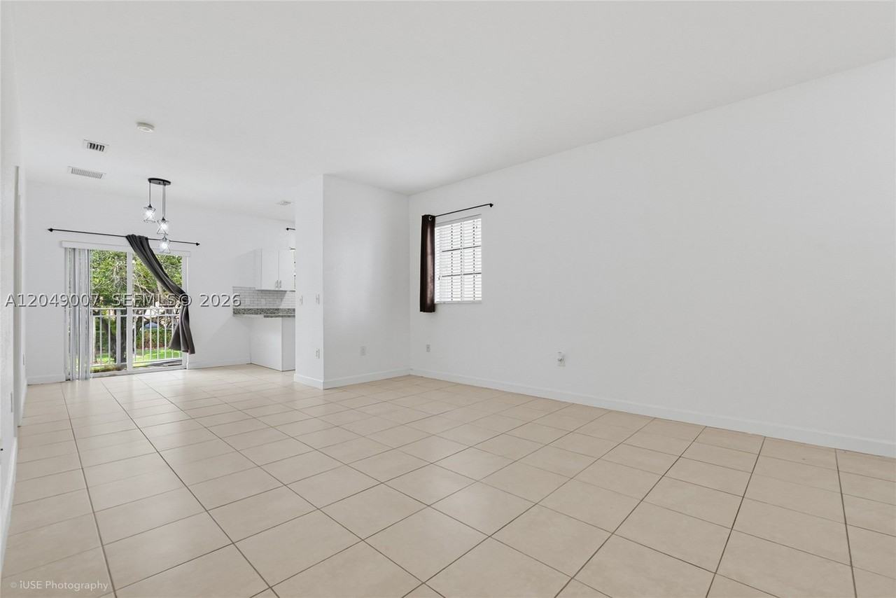 2630 Ne 3rd Dr #204 - Photo 6 of 14