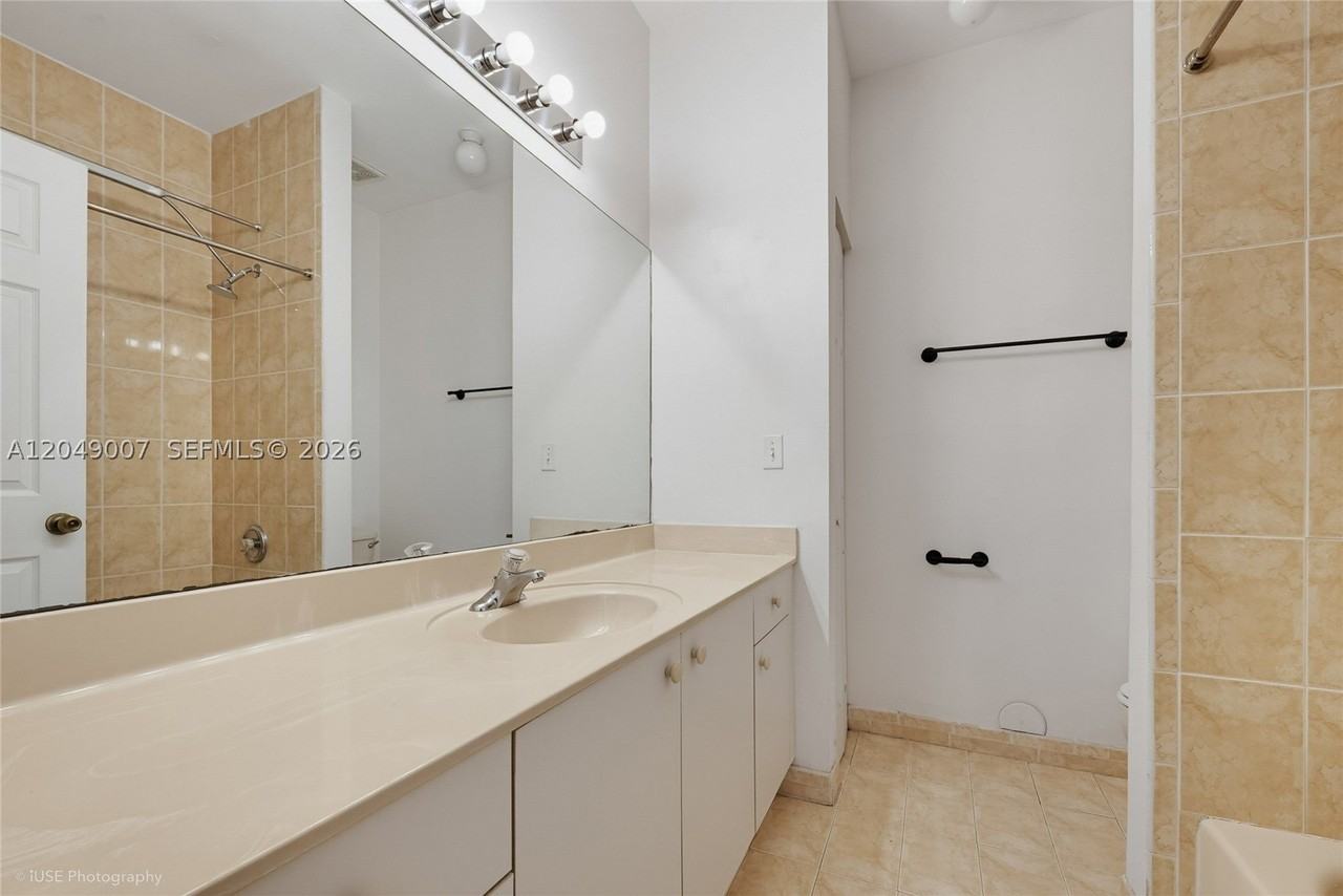 2630 Ne 3rd Dr #204 - Photo 7 of 14