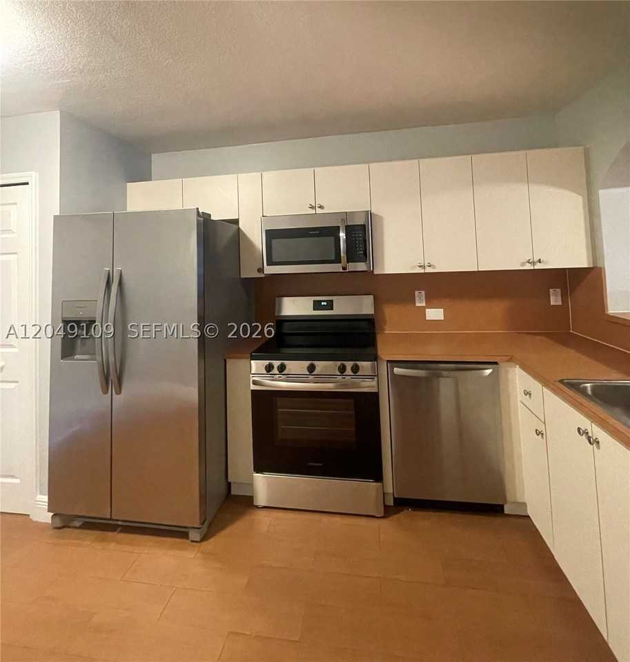 1261 Se 27th St #104 - Photo 4 of 24