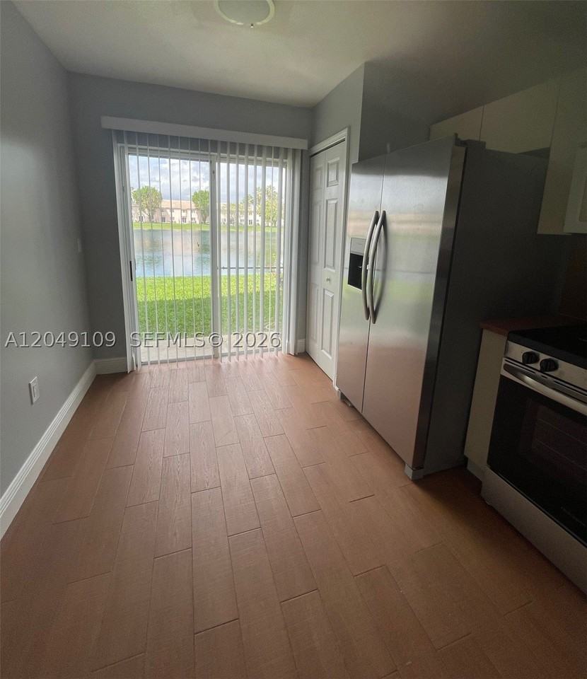 1261 Se 27th St #104 - Photo 6 of 24