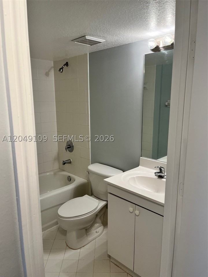 1261 Se 27th St #104 - Photo 7 of 24