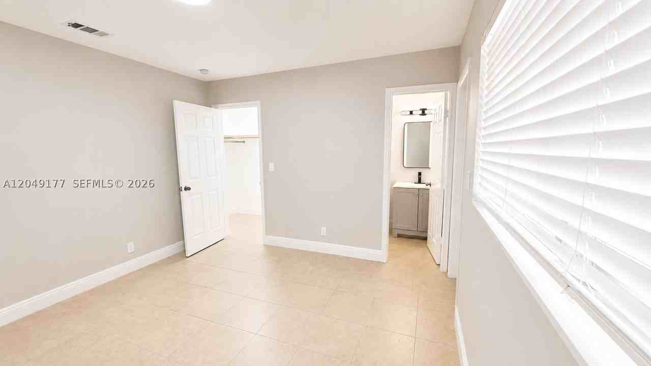 2332 Roosevelt St #32 - Photo 2 of 12
