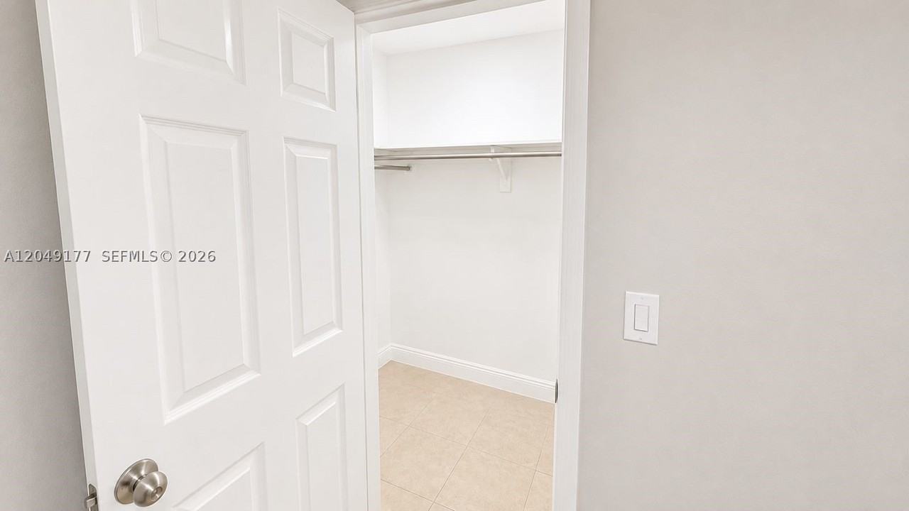 2332 Roosevelt St #32 - Photo 5 of 12