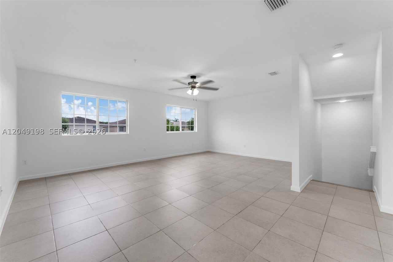 27021 Sw 140th Path #27021 - Photo 5 of 39
