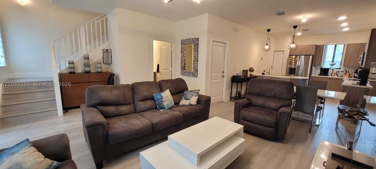4682 Nw 83rd Ave - Photo 2 of 10