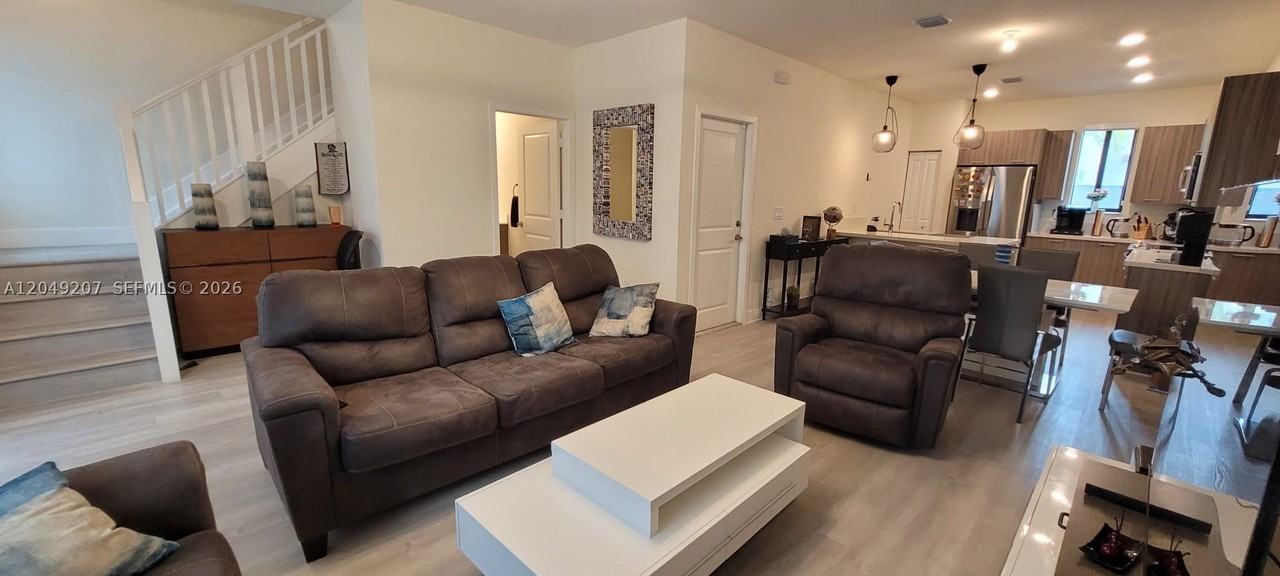 4682 Nw 83rd Ave - Photo 4 of 10