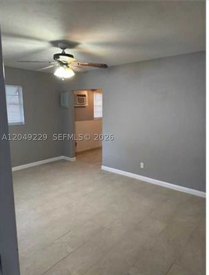 2736 Nw 2nd St #2736 - Photo 5 of 13