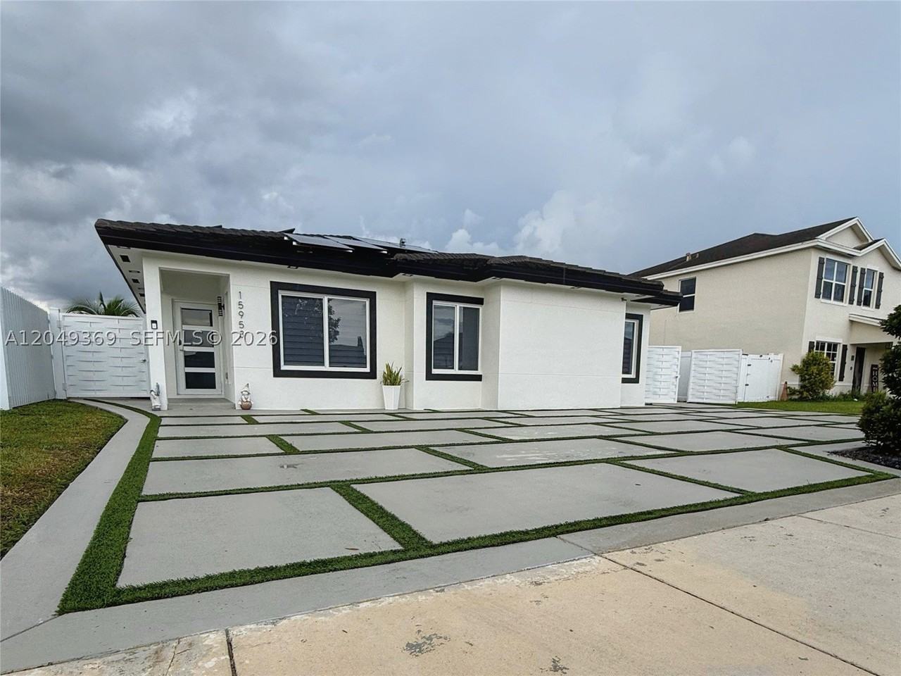 15953 Sw 307th Ter #0 - Photo 2 of 31