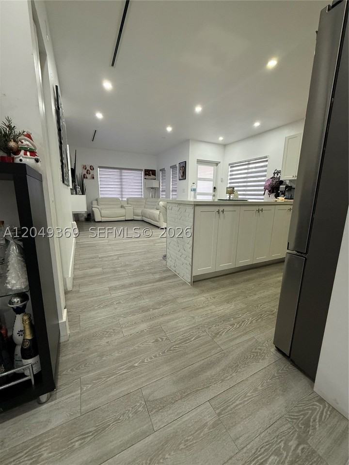 15953 Sw 307th Ter #0 - Photo 4 of 31