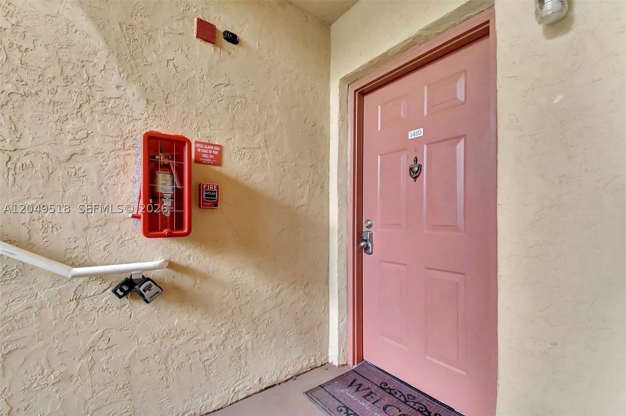 2445 Nw 33rd St #1410 - Photo 2 of 33