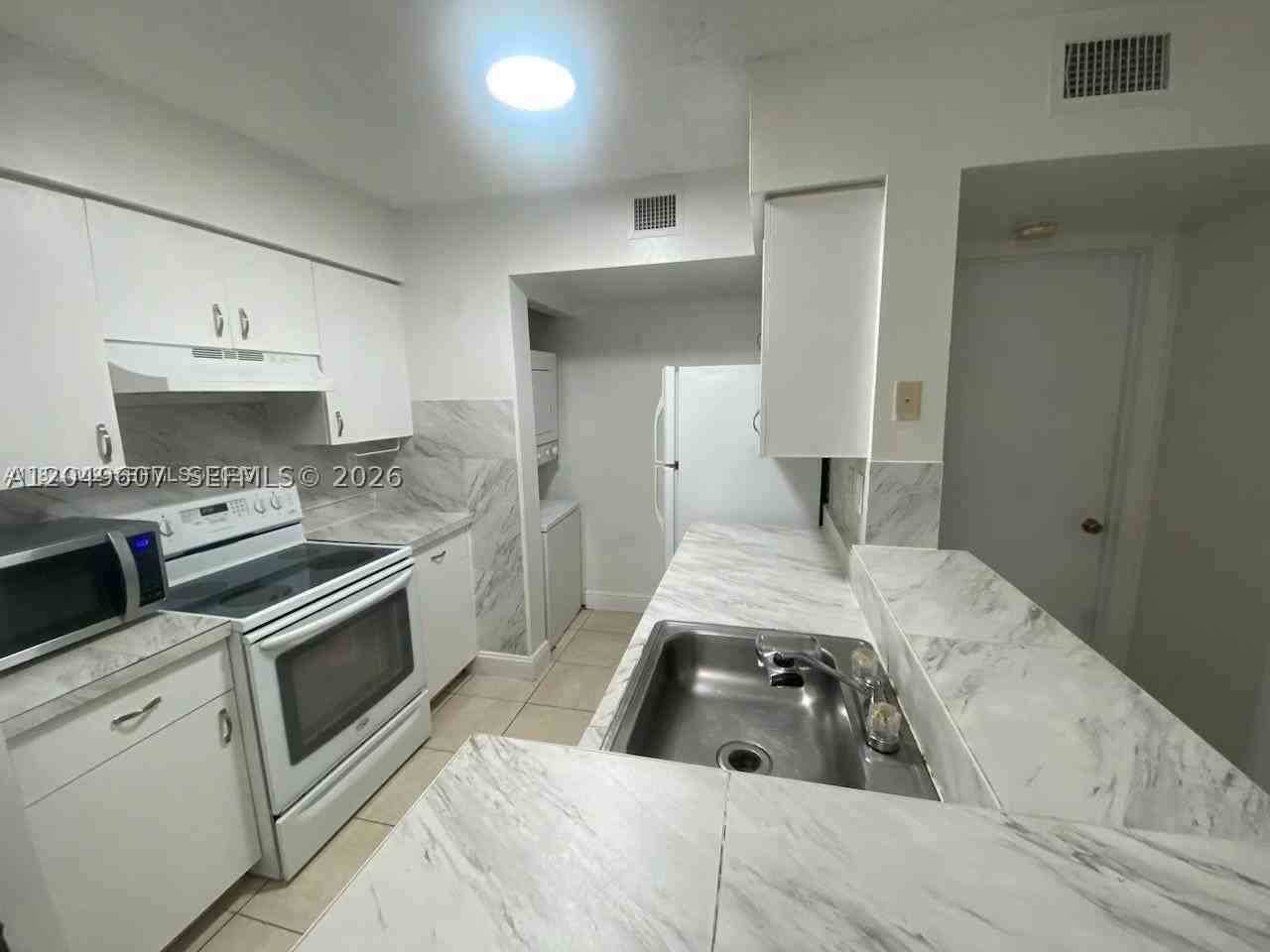 15221 Sw 80th St #310 - Photo 4 of 8