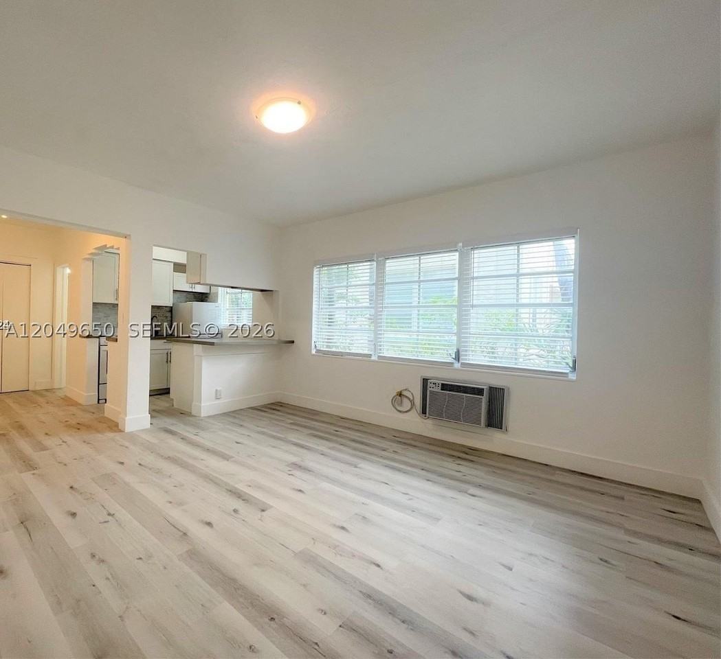 1021 Euclid Ave #9 - Photo 3 of 16