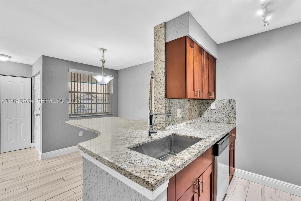 2851 N Oakland Forest Dr #111 - Photo 4 of 50