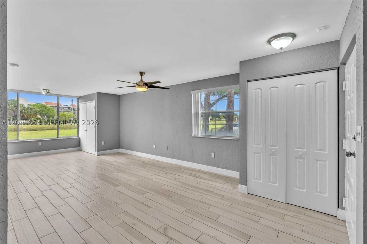 2851 N Oakland Forest Dr #111 - Photo 6 of 50