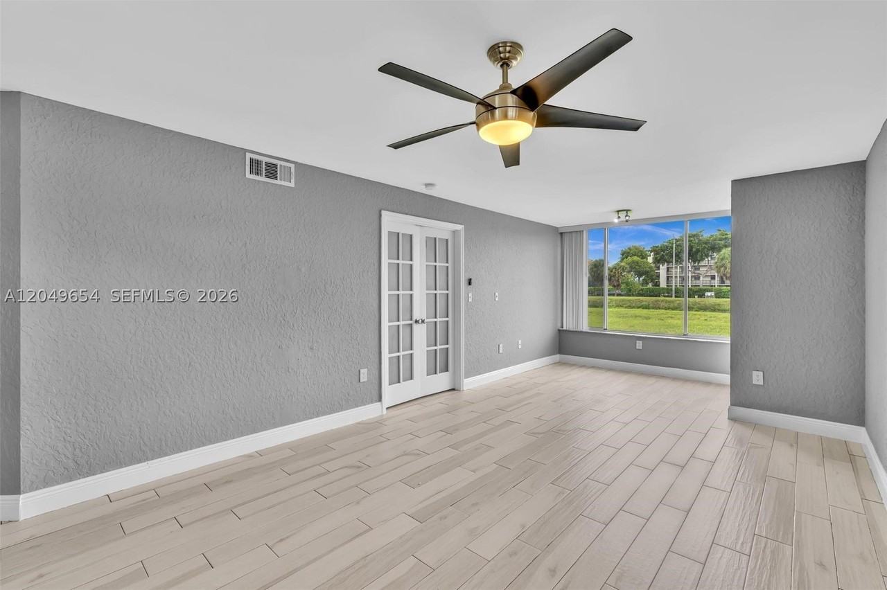 2851 N Oakland Forest Dr #111 - Photo 7 of 50