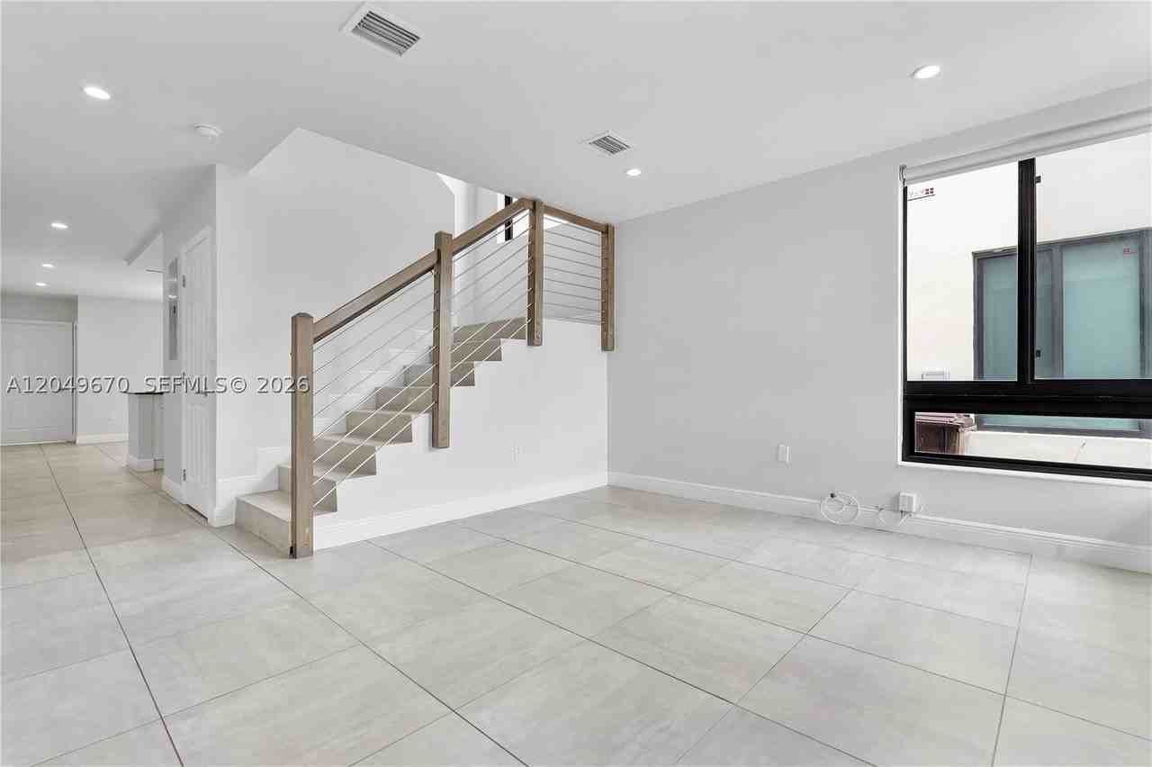 4390 E 10th Ave #4390 - Photo 7 of 41
