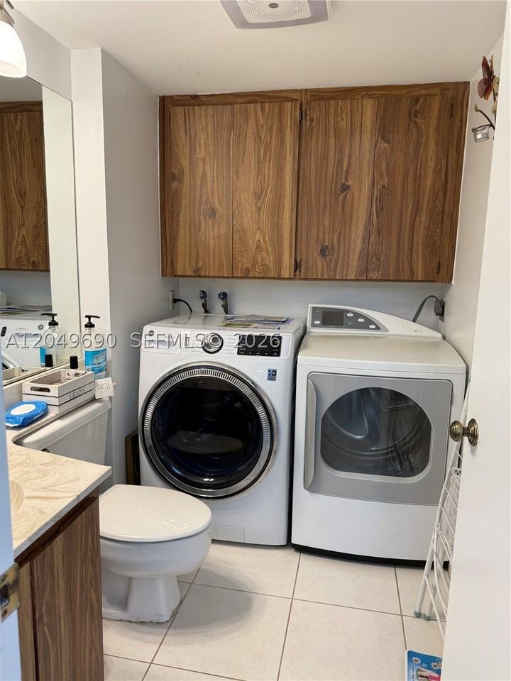9101 Sw 19th Pl #C - Photo 6 of 22
