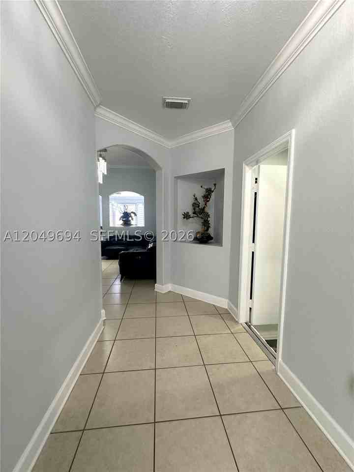 15478 Sw 23rd Ln #15478 - Photo 4 of 27