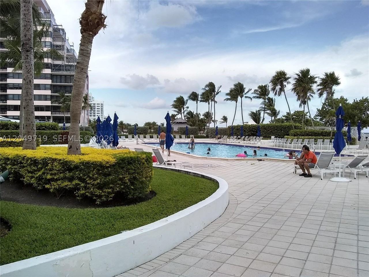 5161 Collins Ave #809 - Photo 3 of 11